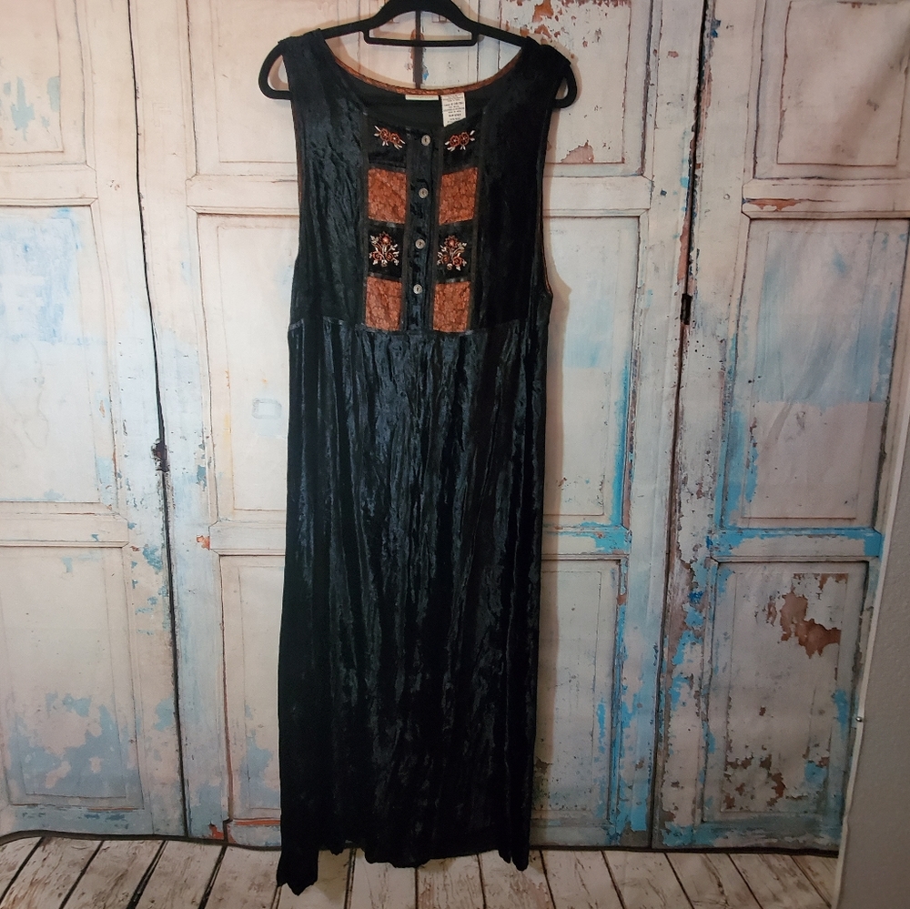 White Stag crushed velvet vintage maxi dress